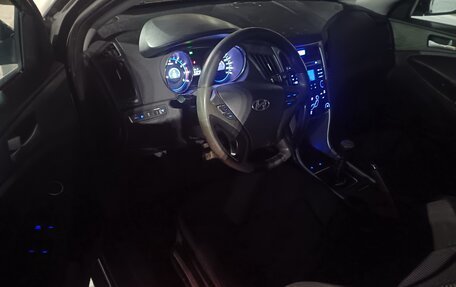 Hyundai Sonata VI, 2011 год, 850 000 рублей, 5 фотография