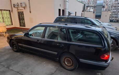 Mercedes-Benz E-Класс, 2002 год, 590 000 рублей, 2 фотография