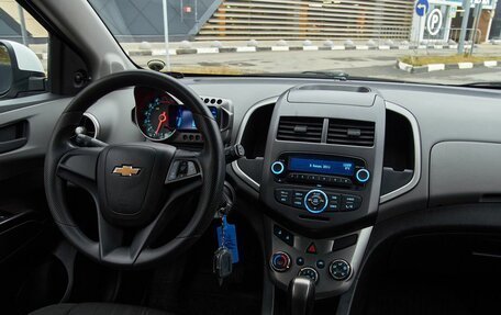 Chevrolet Aveo III, 2015 год, 800 000 рублей, 13 фотография