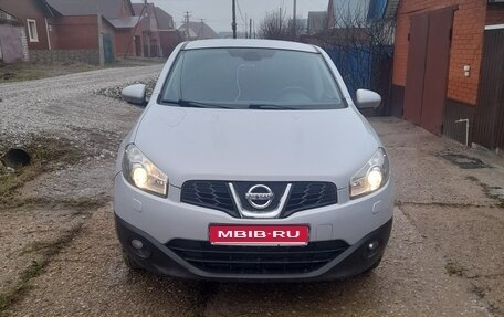 Nissan Qashqai, 2010 год, 850 000 рублей, 1 фотография