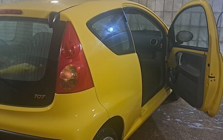 Peugeot 107 I рестайлинг, 2011 год, 445 000 рублей, 3 фотография