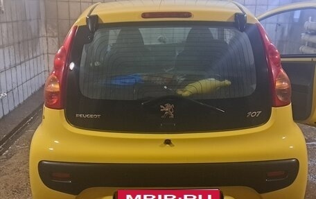 Peugeot 107 I рестайлинг, 2011 год, 445 000 рублей, 5 фотография