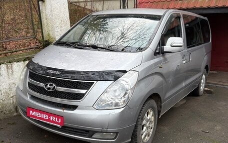 Hyundai Grand Starex Grand Starex I рестайлинг 2, 2011 год, 1 000 000 рублей, 2 фотография