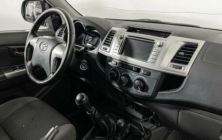 Toyota Hilux VII, 2013 год, 1 860 000 рублей, 9 фотография