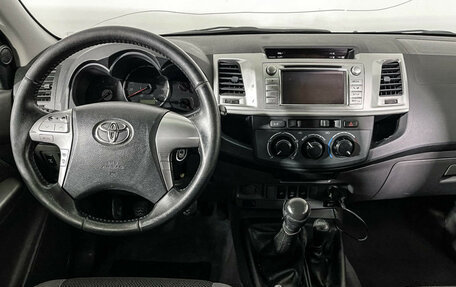 Toyota Hilux VII, 2013 год, 1 860 000 рублей, 12 фотография