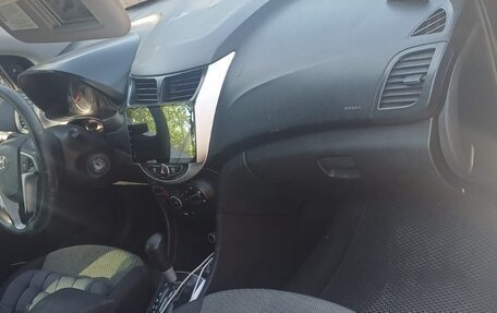 Hyundai Solaris II рестайлинг, 2013 год, 650 000 рублей, 4 фотография