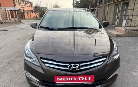 Hyundai Solaris II рестайлинг, 2015 год, 1 100 000 рублей, 3 фотография