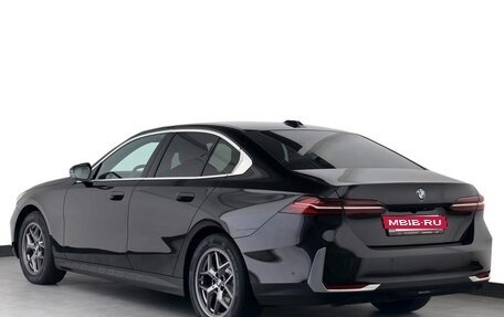 BMW 5 серия, 2025 год, 7 120 000 рублей, 3 фотография