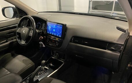 Mitsubishi Outlander III рестайлинг 3, 2019 год, 2 175 000 рублей, 12 фотография