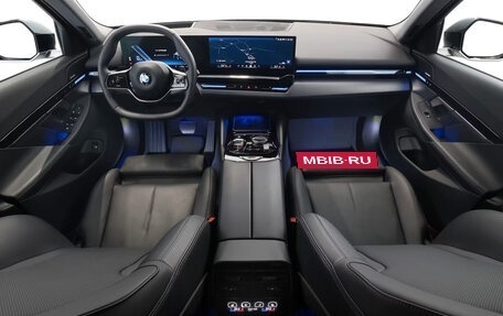 BMW 5 серия, 2025 год, 7 120 000 рублей, 9 фотография