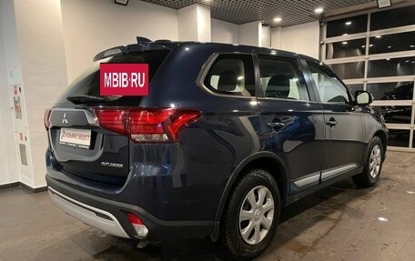 Mitsubishi Outlander III рестайлинг 3, 2019 год, 2 175 000 рублей, 3 фотография