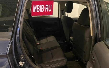 Mitsubishi Outlander III рестайлинг 3, 2019 год, 2 175 000 рублей, 17 фотография