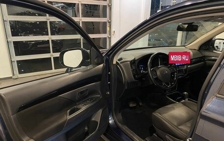 Mitsubishi Outlander III рестайлинг 3, 2019 год, 2 175 000 рублей, 20 фотография