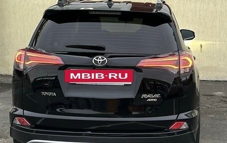Toyota RAV4, 2018 год, 2 490 000 рублей, 3 фотография