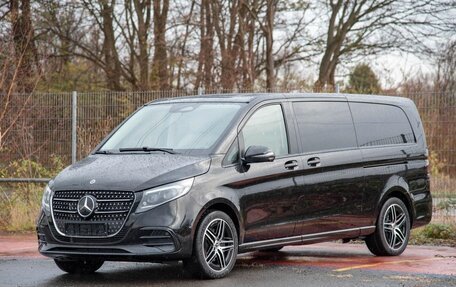 Mercedes-Benz V-Класс, 2025 год, 13 765 000 рублей, 3 фотография