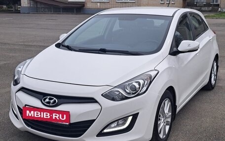 Hyundai i30 II рестайлинг, 2013 год, 950 000 рублей, 2 фотография