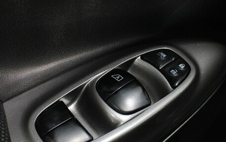 Nissan Juke II, 2011 год, 860 000 рублей, 11 фотография