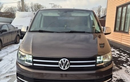Volkswagen Caravelle T6 рестайлинг, 2015 год, 2 550 000 рублей, 2 фотография