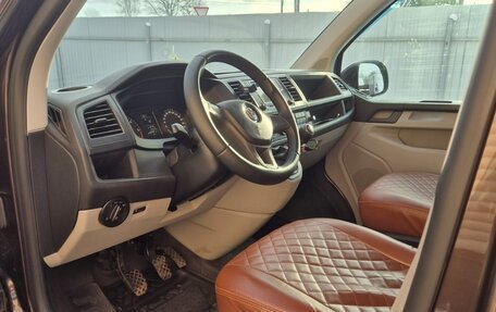 Volkswagen Caravelle T6 рестайлинг, 2015 год, 2 550 000 рублей, 10 фотография