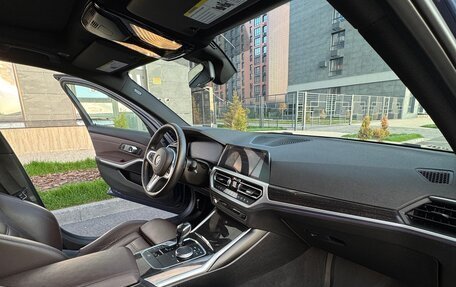 BMW 3 серия, 2019 год, 3 780 000 рублей, 10 фотография