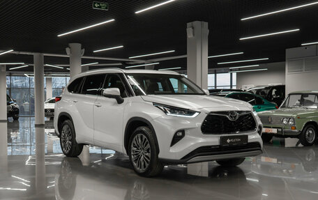 Toyota Highlander, 2025 год, 6 100 000 рублей, 2 фотография