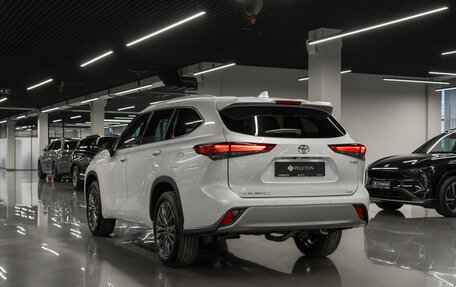 Toyota Highlander, 2025 год, 6 100 000 рублей, 5 фотография