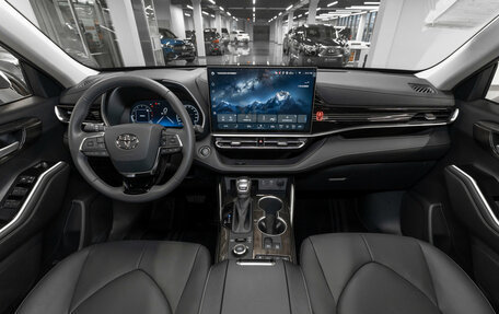 Toyota Highlander, 2025 год, 6 100 000 рублей, 8 фотография