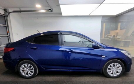 Hyundai Solaris II рестайлинг, 2015 год, 1 000 000 рублей, 4 фотография