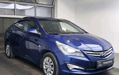 Hyundai Solaris II рестайлинг, 2015 год, 1 000 000 рублей, 3 фотография