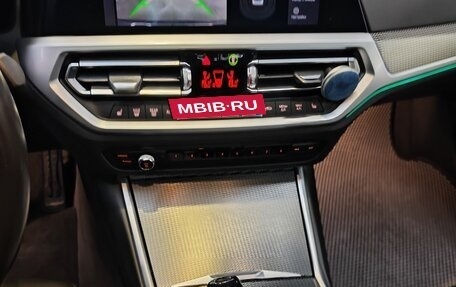 BMW 3 серия, 2018 год, 3 900 000 рублей, 20 фотография