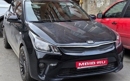 KIA Rio IV, 2018 год, 1 400 000 рублей, 4 фотография