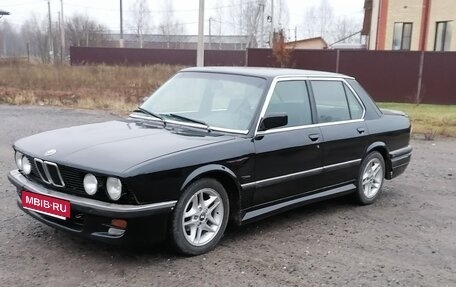 BMW 5 серия, 1982 год, 450 000 рублей, 1 фотография