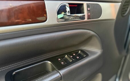 Volkswagen Touareg III, 2005 год, 899 000 рублей, 8 фотография