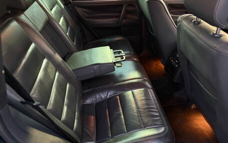 Volkswagen Touareg III, 2005 год, 899 000 рублей, 10 фотография