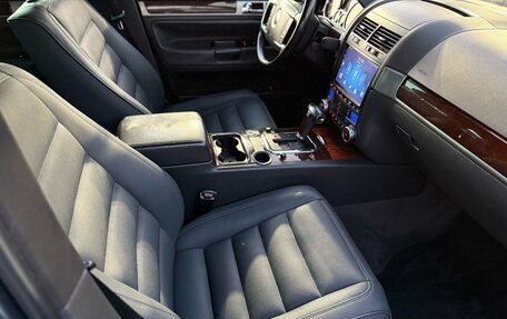 Volkswagen Touareg III, 2005 год, 899 000 рублей, 14 фотография