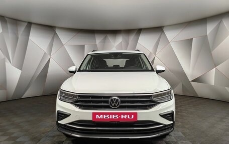 Volkswagen Tiguan II, 2021 год, 3 095 000 рублей, 7 фотография