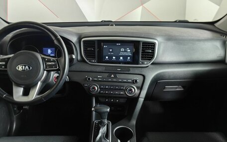 KIA Sportage IV рестайлинг, 2018 год, 1 989 000 рублей, 15 фотография