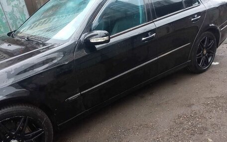 Mercedes-Benz E-Класс, 2004 год, 750 000 рублей, 2 фотография