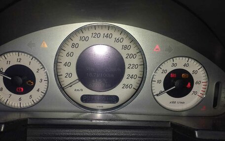 Mercedes-Benz E-Класс, 2004 год, 750 000 рублей, 9 фотография