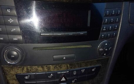 Mercedes-Benz E-Класс, 2004 год, 750 000 рублей, 10 фотография