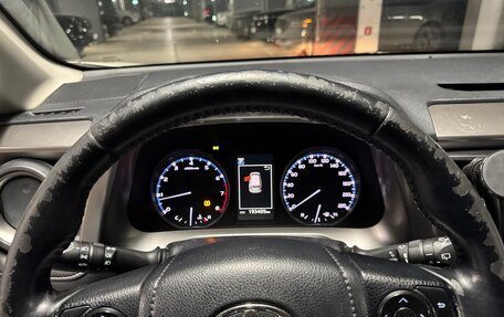 Toyota RAV4, 2017 год, 1 700 000 рублей, 10 фотография