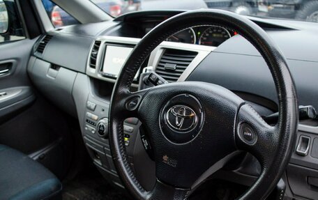 Toyota Noah III, 2004 год, 743 000 рублей, 11 фотография