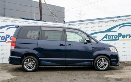 Toyota Noah III, 2004 год, 743 000 рублей, 6 фотография