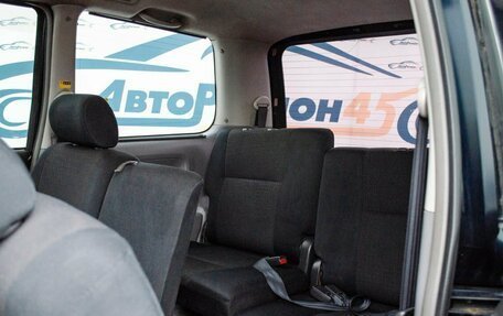 Toyota Noah III, 2004 год, 743 000 рублей, 13 фотография