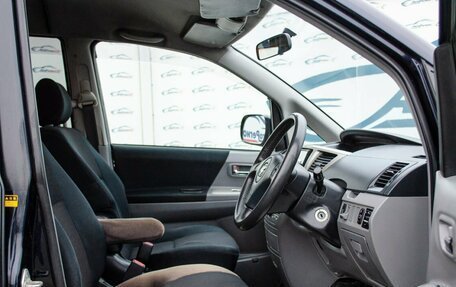 Toyota Noah III, 2004 год, 743 000 рублей, 10 фотография