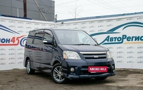 Toyota Noah III, 2004 год, 743 000 рублей, 7 фотография