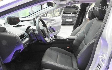 Toyota Prius IV XW50, 2024 год, 3 739 099 рублей, 6 фотография