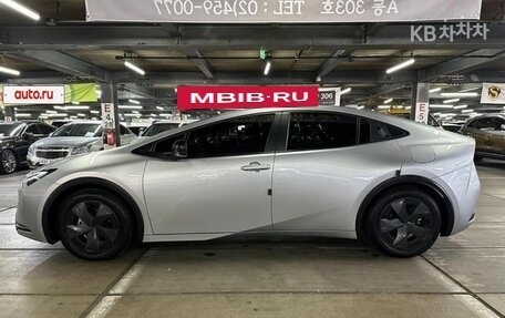 Toyota Prius IV XW50, 2024 год, 3 739 099 рублей, 3 фотография