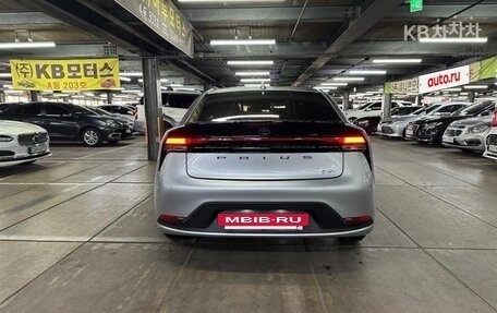 Toyota Prius IV XW50, 2024 год, 3 739 099 рублей, 5 фотография