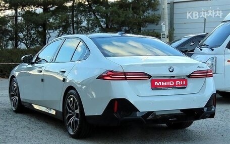 BMW 5 серия, 2025 год, 6 135 000 рублей, 3 фотография